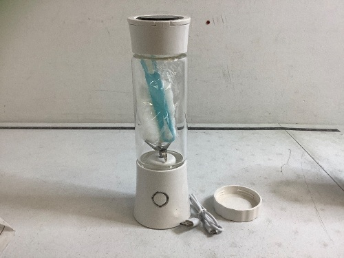 Rechargeable Portable Juicer, Powers Up, Appears New - Lot 116