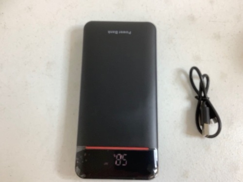 Power Bank, Powers Up, Appears New - Lot 194