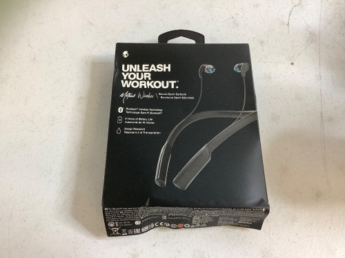 Sport Earbuds, Powers Up, E-Commerce Return - Lot 247