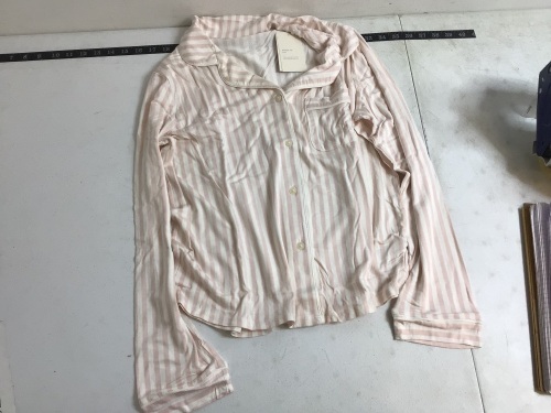 Soft Pink Pajamas, Size M, Appears New - Lot 716