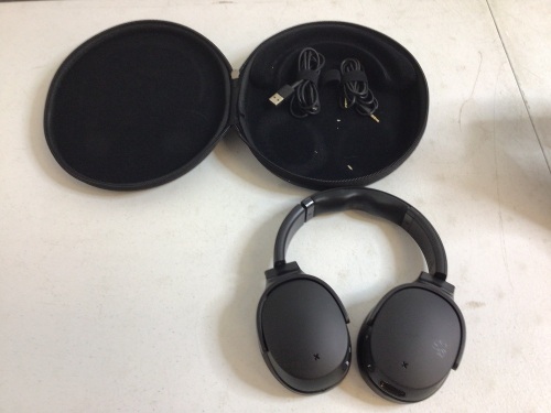 Wireless Headphone, Powers Up, E-Commerce Return - Lot 217