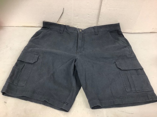 Men's Redhead Shorts, 40, Appears New - Lot 501