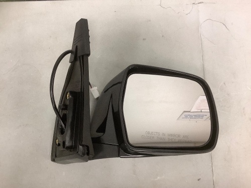 TYC Right Side Mirror for Toyota Highlander 01-07, Appears New - Lot 566