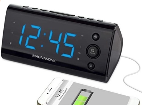 Magnasonic Alarm Clock Radio with USB Charging, Powers Up, E-Commerce Return - Lot 380