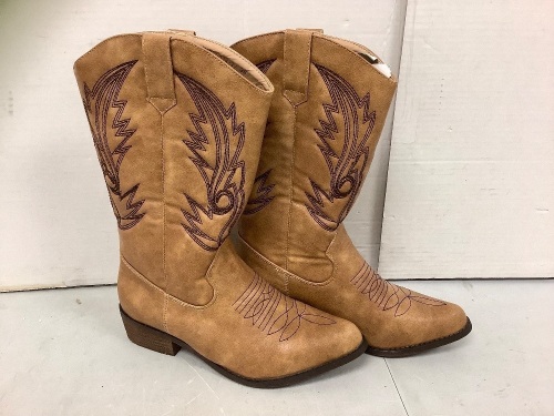 Women's Boots, 7.5, Appears New - Lot 134