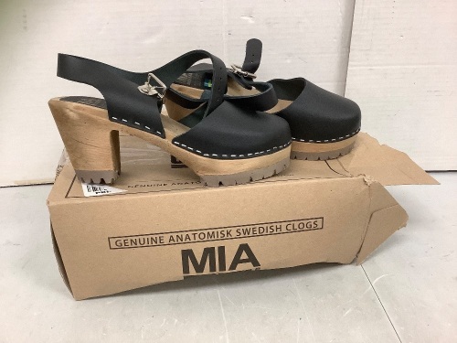 Womens MIA Swedish Clogs, 6.5, E-Commerce Return - Lot 535