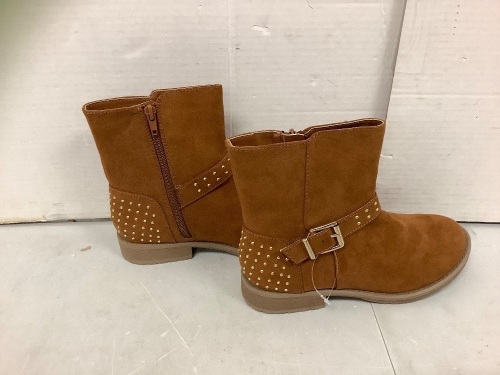 Girl's Boots, Youth 4, Appears New - Lot 554