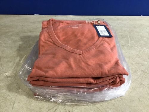 Lot of (6) Women's Short Sleeve V-Neck T-Shirt, 2X - Lot 1159