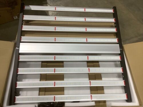 20" Foldable LED Grow Light  - Lot 38