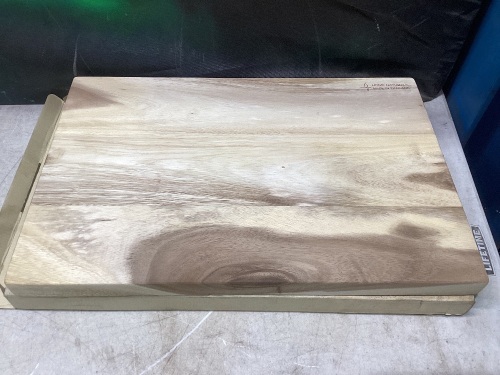 Cutting Board  - Lot 799