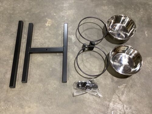 Raised Pet Bowls  - Lot 318