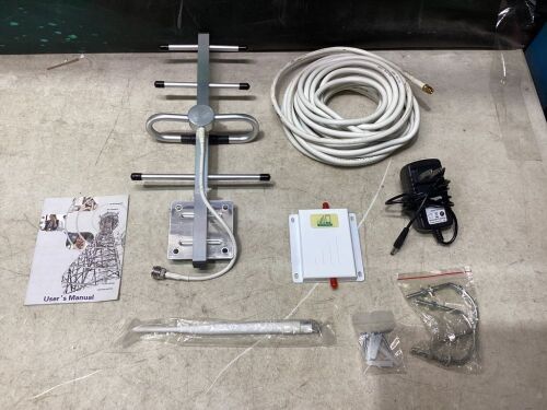 Cell Phone Signal Booster  - Lot 760