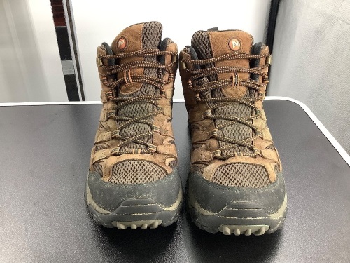 Merrell Men's Hiking Boots, 10, Ecommerce Return/Dirty - Lot 101