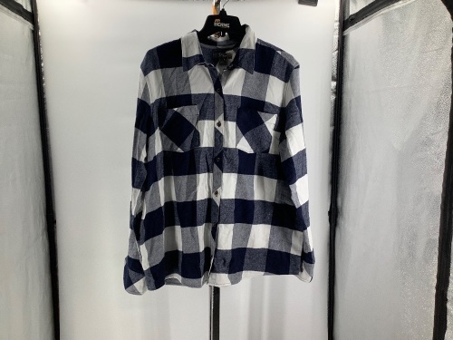 Natural Reflections Women's Flannel, XL, Appears New - Lot 112