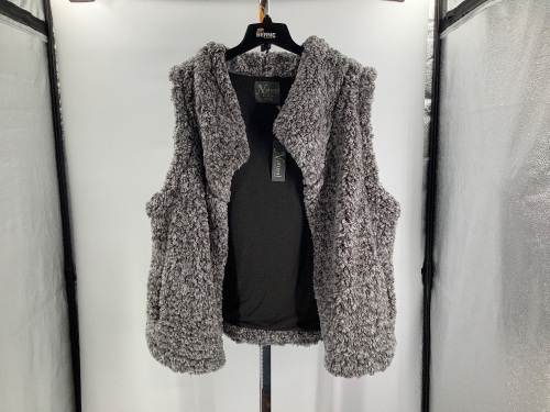Natural Reflections Women's Sherpa Vest, 2X, Appears New - Lot 132