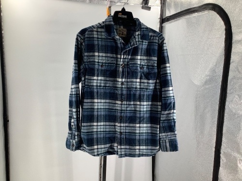 Red Head Men's Flannel, Medium, Appears New - Lot 138