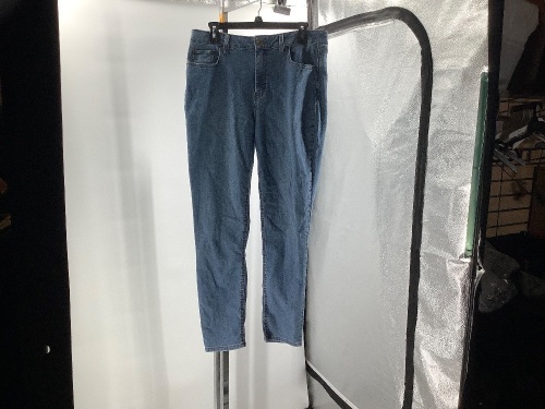 Natural Reflections Women's Jeans, 14A, Appears New - Lot 153