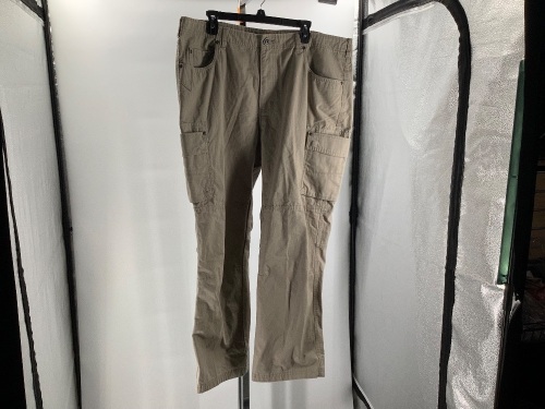 Red head Men's Pants, 42x30, Appears New - Lot 167