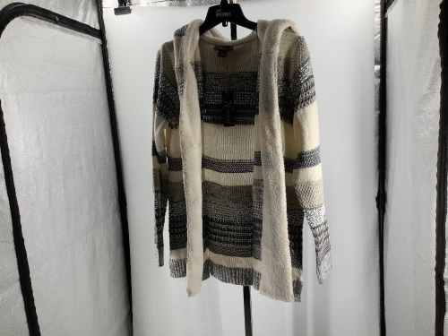 Natural Reflections Women's Cardigan, Large, Appears New - Lot 183