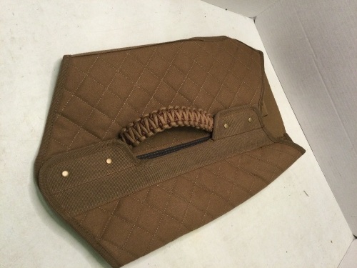 Rig Em Right Dog Coat, Medium, Ecommerce Return - Lot 226