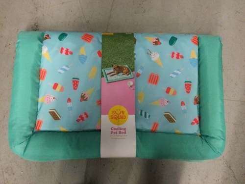 Sun Squad Cooling Pet Bed With Removeable Gel Insert, New - Lot 263