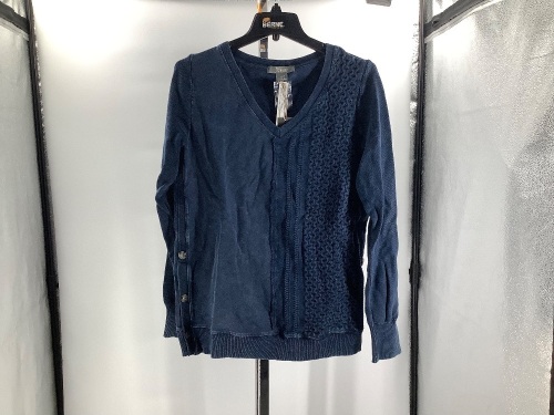 Natural Reflections Women's Sweater, Medium, Appears New - Lot 328