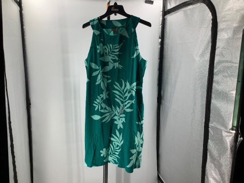 Natural Reflections Women's Dress, Large, Appears New - Lot 351