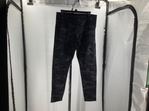 Natural Reflections Women's Pants, Large, Appears New - Lot 353