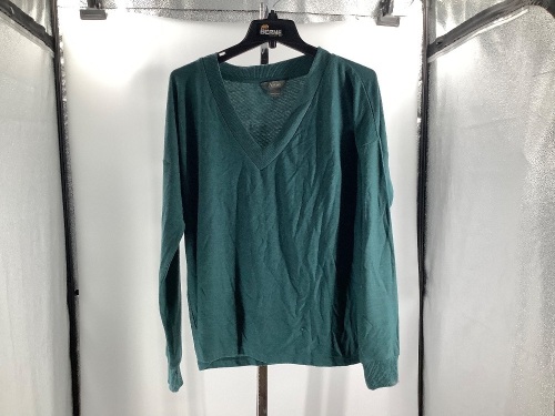 Natural Reflections Women's Shirt, Large, Appears New - Lot 370