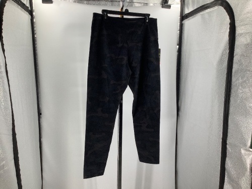 Natural Reflections Knit Leggings, Large, Appears New - Lot 398