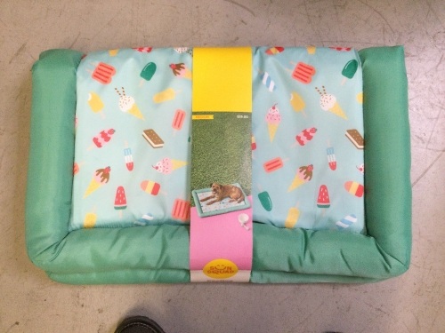 Sun Squad Cooling Pet Mat, Medium, Appears New - Lot 421