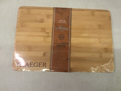 Traeger Magnetic Cutting Board, Bamboo, Appears New - Lot 456