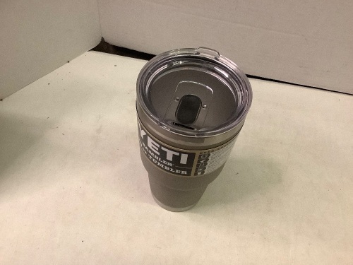 Yeti, 30 oz Tumbler, Missing piece to lid, E-commerce Return - Lot 624