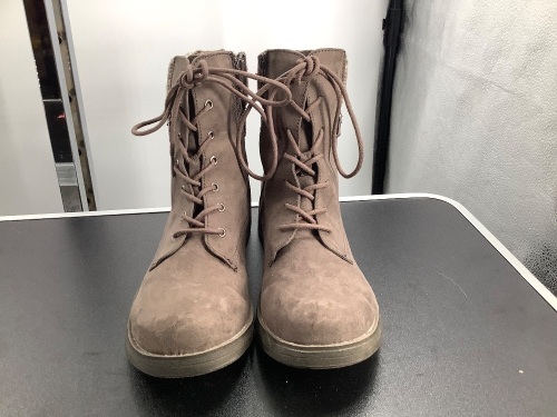 Natural Reflections, Womens Boot, Size 11, Appears New  - Lot 524
