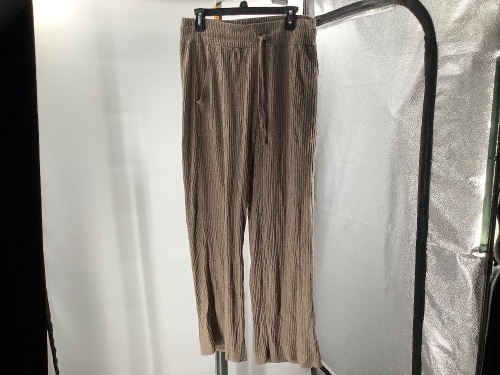 Natural Reflections Women's Pant, Medium, Appears New - Lot 540