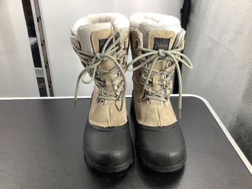 Natural Reflections Insulated Boots, 6, Appears New - Lot 551