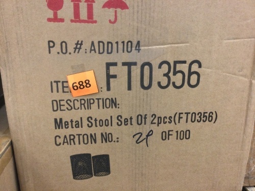 Set of 2 Metal Stools - Lot 688