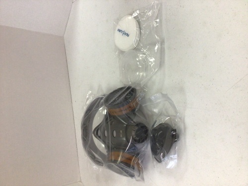 NA&UM 8200 Gas Mask, E-Commerce Return, Untested - Lot 172