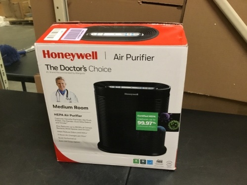 Honeywell Medium Room Air Purifier - Appears New  - Lot 338