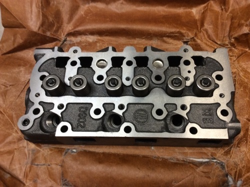 Kubota D902 Complete Cylinder Head - Appears New  - Lot 377