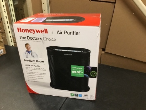 Honeywell True HEPA Air Purifier with Allergen Remover - Appears New - Lot 505