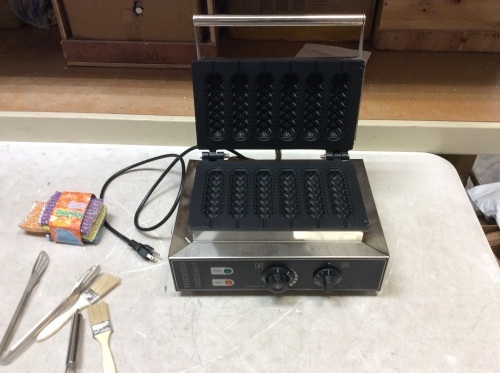 Waffle Stick Maker - Dented, Tested/Works - Lot 582