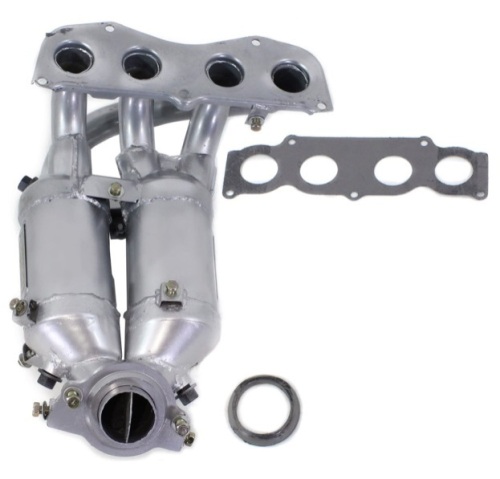 2003 Toyota RAV4 Base 4 Cyl 2.0L Front Catalytic Converter with Integrated Exhaust Manifold - Appears New - Lot 826
