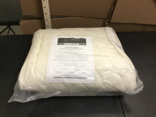WestPoint Hospitality Quilted Bedspread, Twin - Appears New  - Lot 895