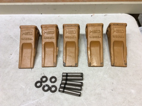 5 Pack Caterpillar Bucket Teeth with Side Pins & Retainers - Appear New - Lot 1035