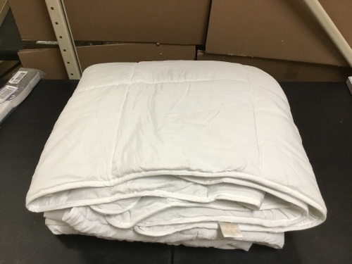 Linenspa Down Alternative Microfiber Comforter, Queen - E-Comm Return, Appears New  - Lot 1050