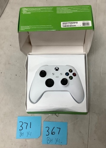 Xbox Series X|S Wireless Controller - Lot 371