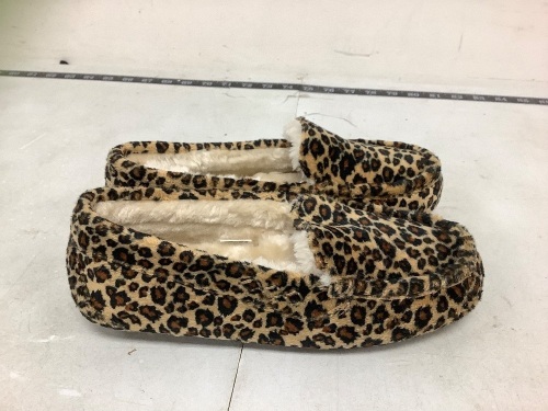 Women's Natural Reflections Memory Foam Slippers, 7, Appears New - Lot 290