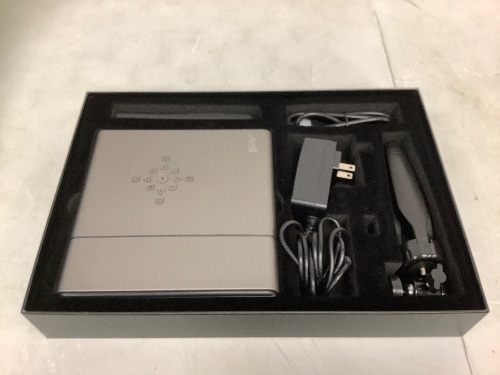 HD Multimedia Projector, Powers Up, E-Commerce Return