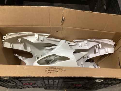 Unpainted Motorcycle Fairings Kit, Unknown Fit - Lot 860